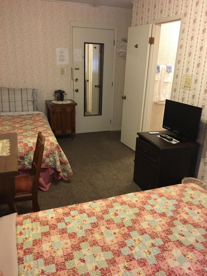 The Courtland & 2* Fort Scott