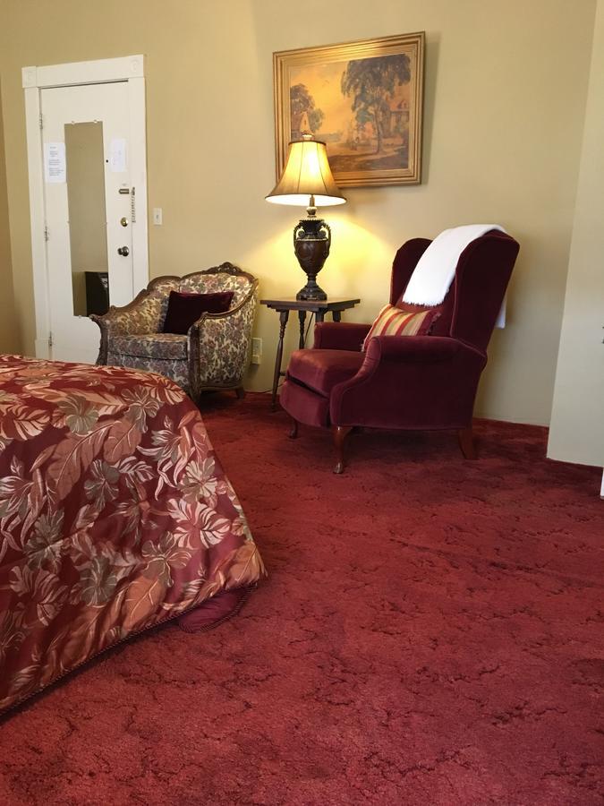 The Courtland & Hotel Fort Scott