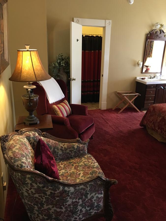 The Courtland & 2* Fort Scott
