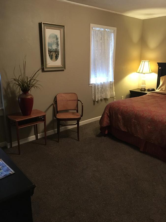 The Courtland & Hotel
